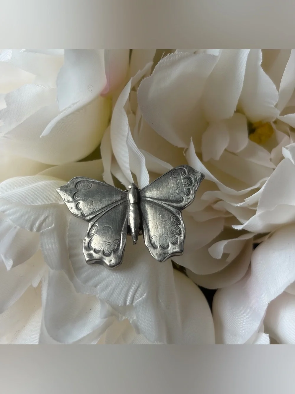 N/A silver brooch